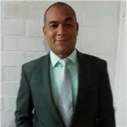 Doy clases de español a personas que necesiten aprender el idioma